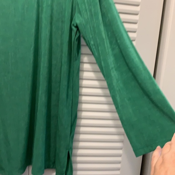 Chico’s Size 16/18 green long sleeve top. 95% acetate, 5% spandex mesh, Stretchy - Picture 3 of 6